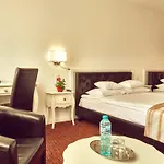 מלון Continental Forum Palatul Parlamentului 4*