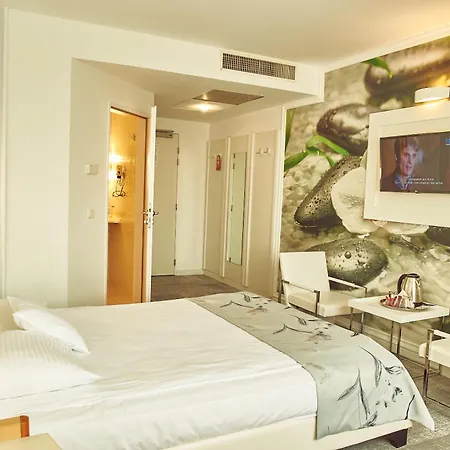 Continental Forum Palatul Parlamentului 4*