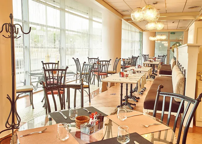 Continental Forum Palatul Parlamentului Hotell 4*