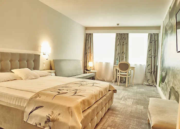 Continental Forum Palatul Parlamentului Szálloda